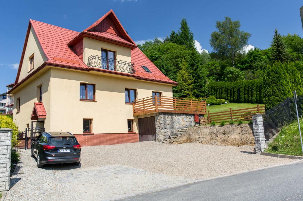 Willa Pod Zegarem - W Cenie Parking, Szybkie Wifi, Duzy Ogrod, Wiata Grilowa! Krynica-Zdrój Extérieur photo
