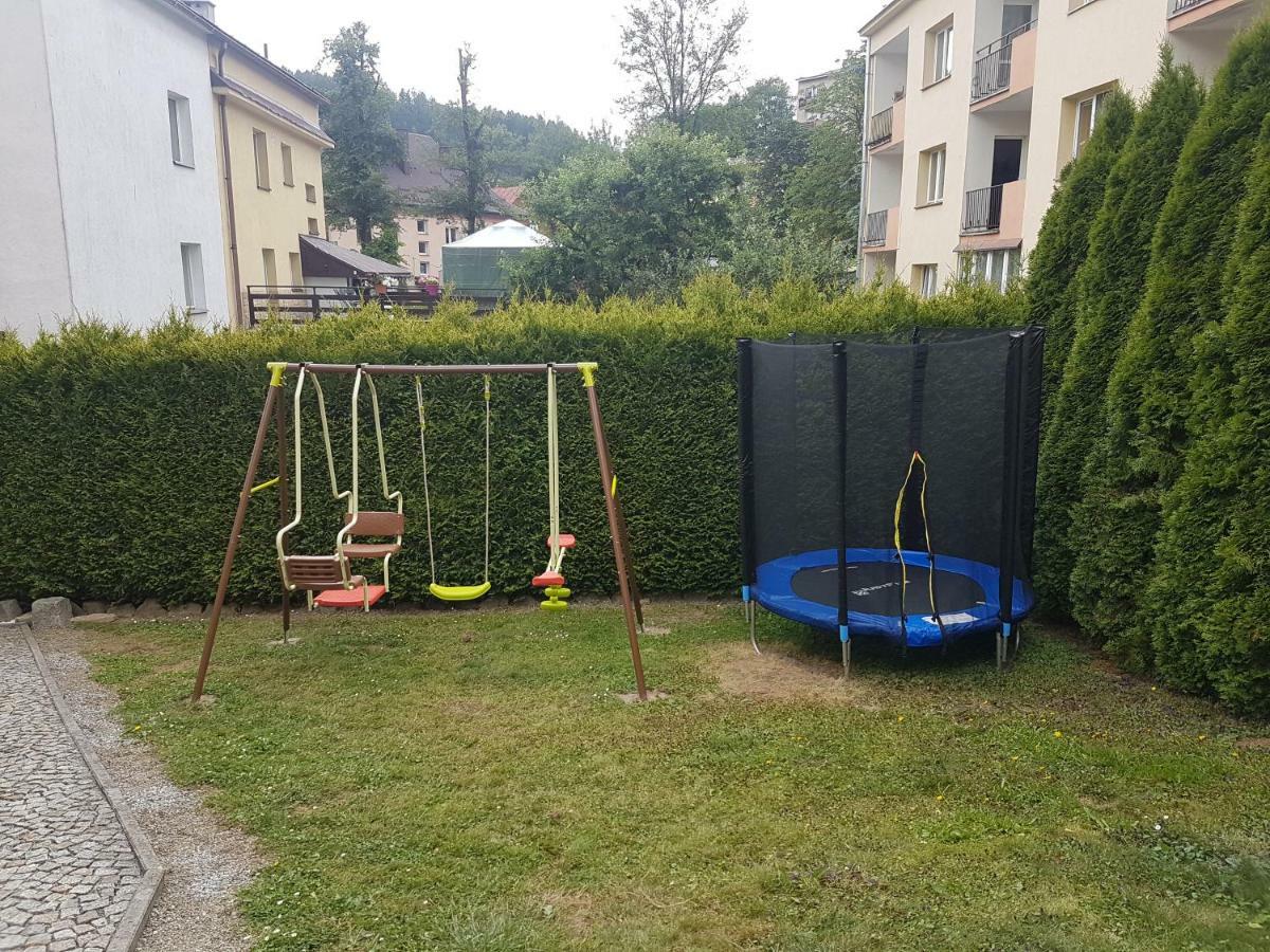 Willa Pod Zegarem - W Cenie Parking, Szybkie Wifi, Duzy Ogrod, Wiata Grilowa! Krynica-Zdrój Extérieur photo